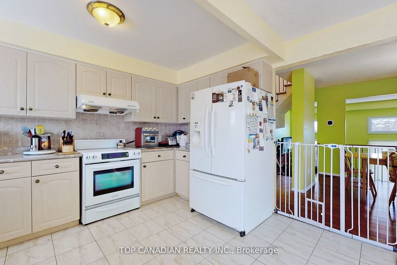 108 Festival Drive - Photo 2 of 16