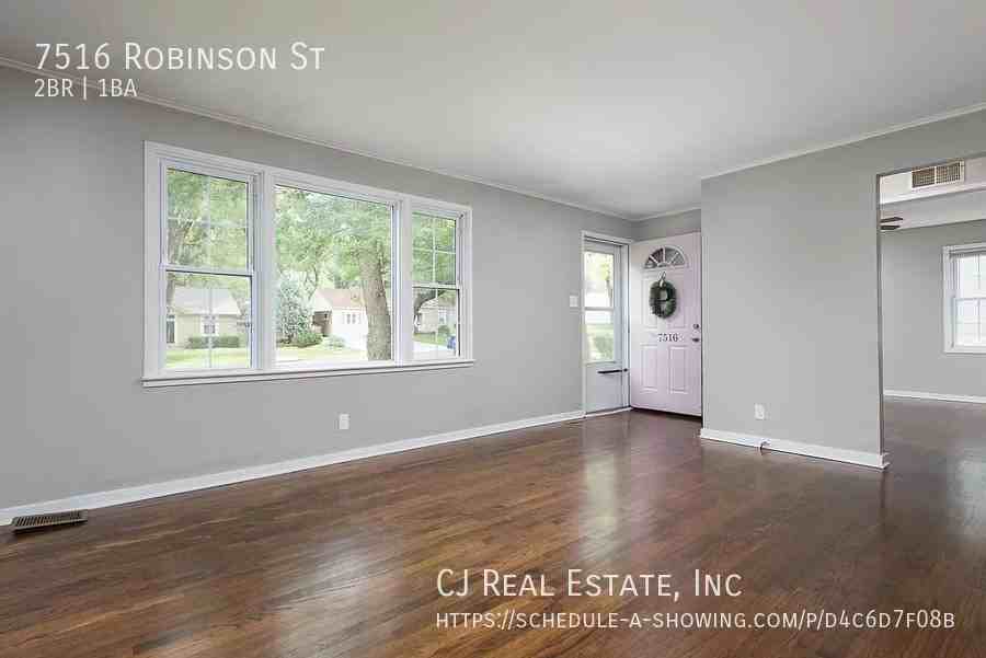 7516 Robinson St - Photo 2 of 9