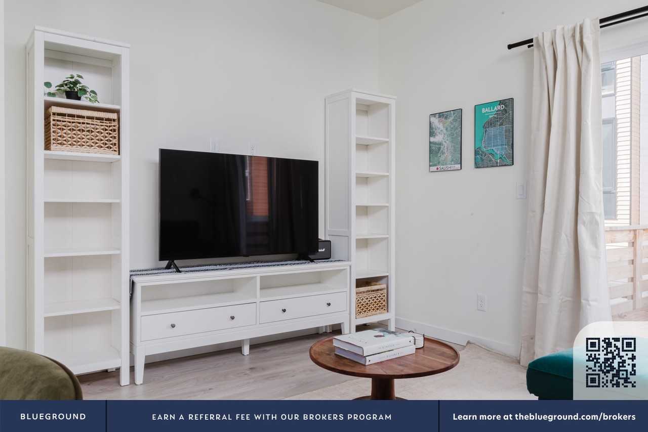 912 Nw 56th St #713 - Photo 4 of 25