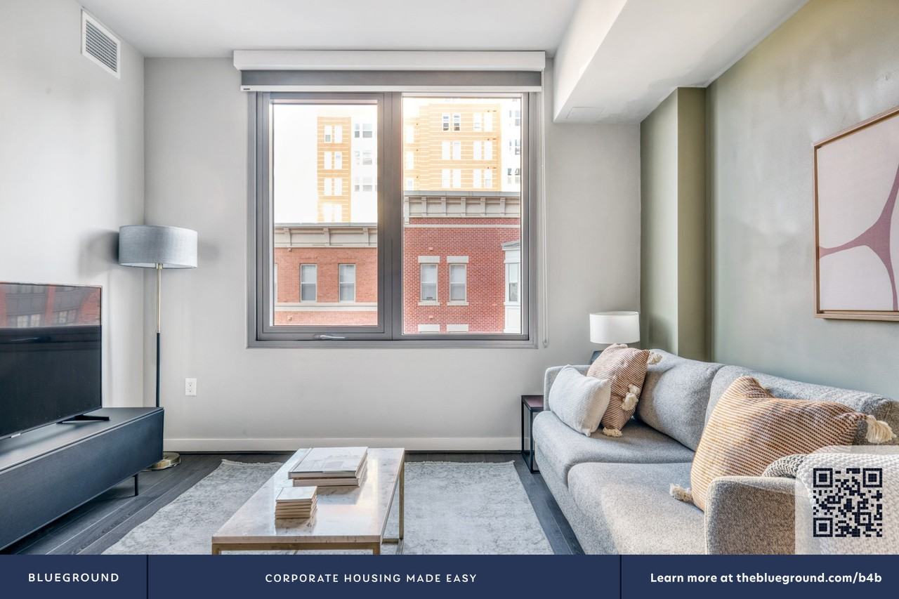 1122 N Hudson St #650 - Photo 6 of 44
