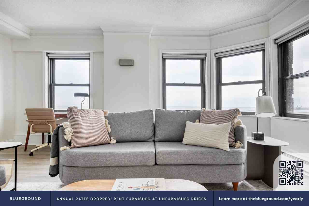 1400 North Lake Shore Drive - Photo 3 of 35