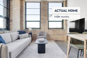 featured image of 2061 North Southport Avenue #566