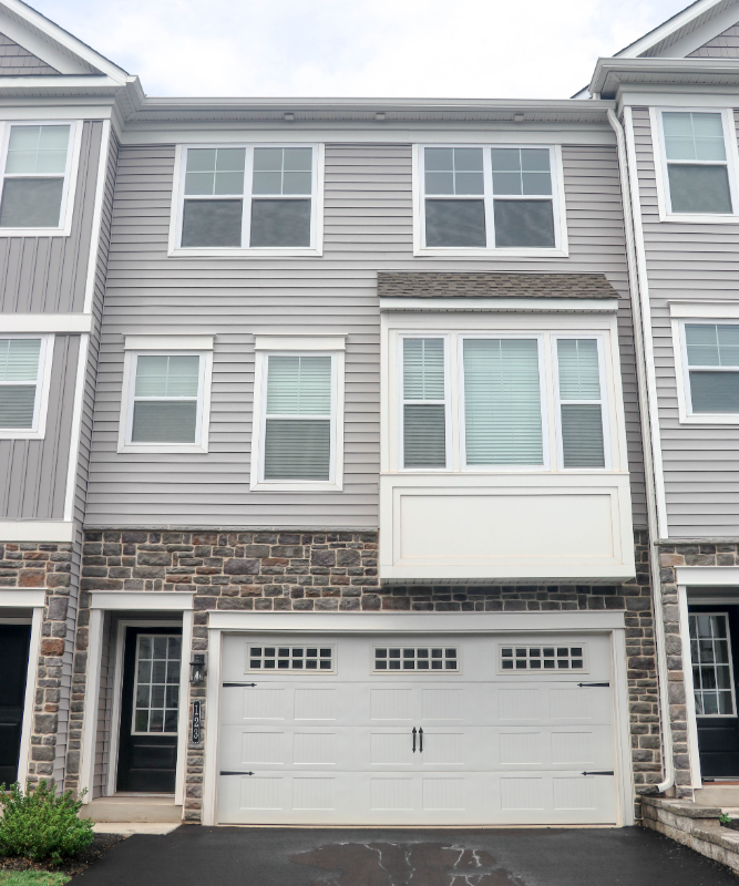 123 Larrabee Way - Photo 3 of 46