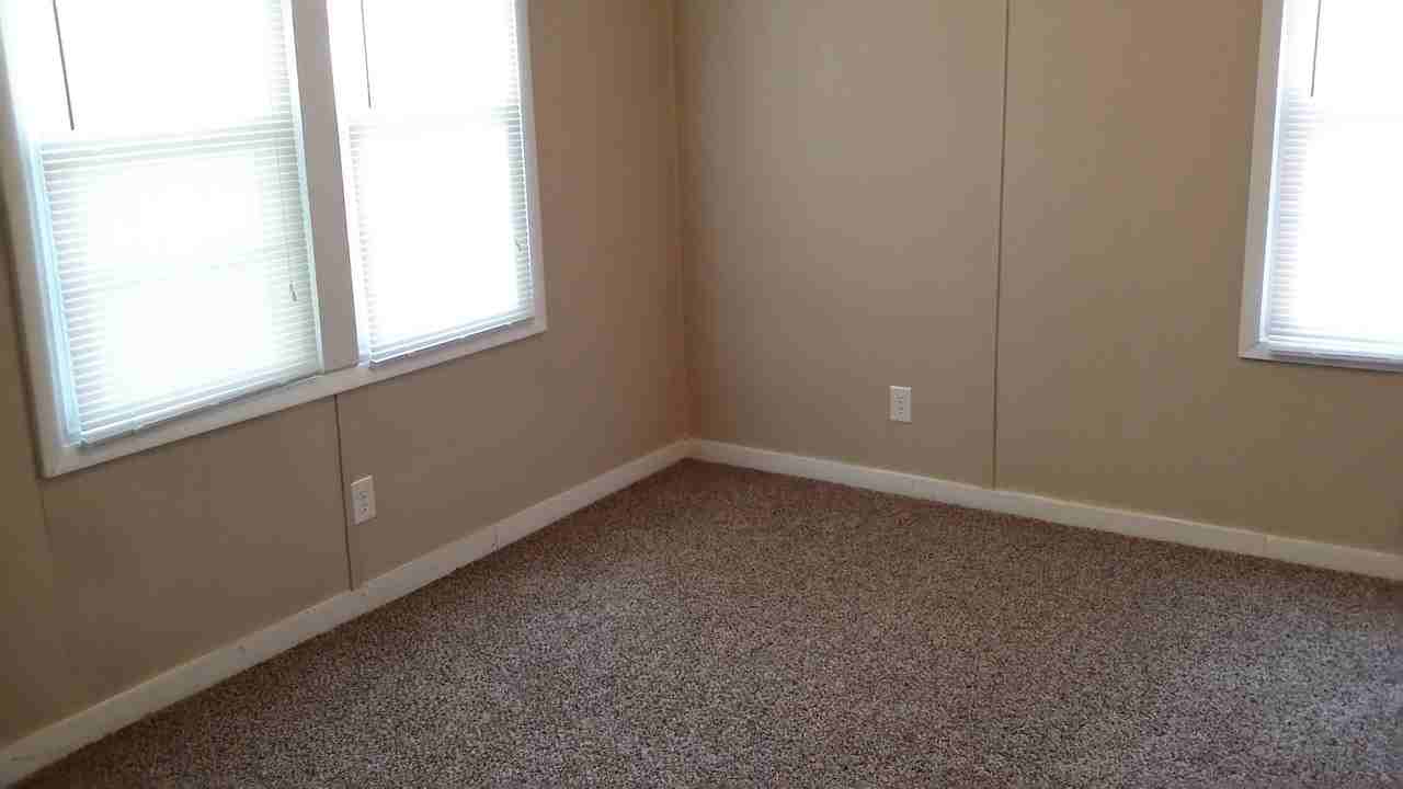 2227 N Minneapolis St - Photo 2 of 7