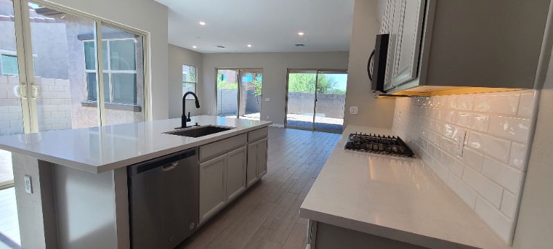 14039 West Desert Flower Drive - Photo 3 of 10