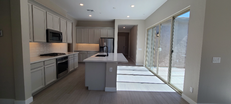 14039 West Desert Flower Drive - Photo 4 of 10