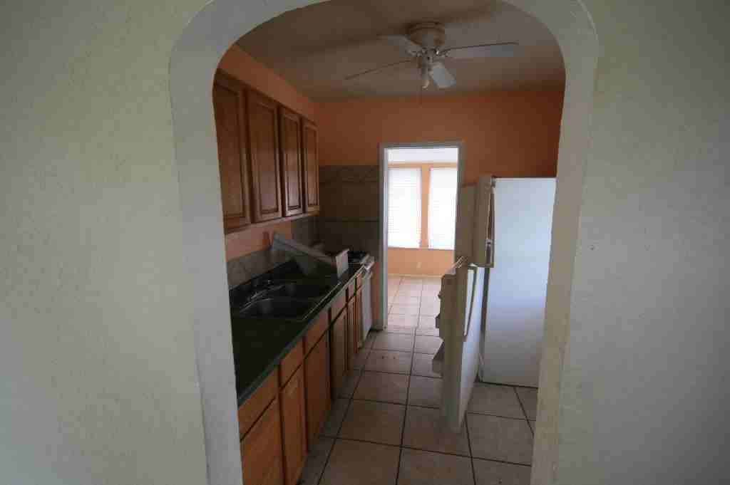 331 N H St - Photo 3 of 14