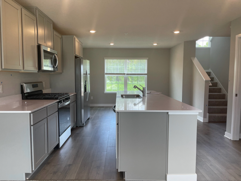 12531 Harpers Ct Ne #B - Photo 3 of 20