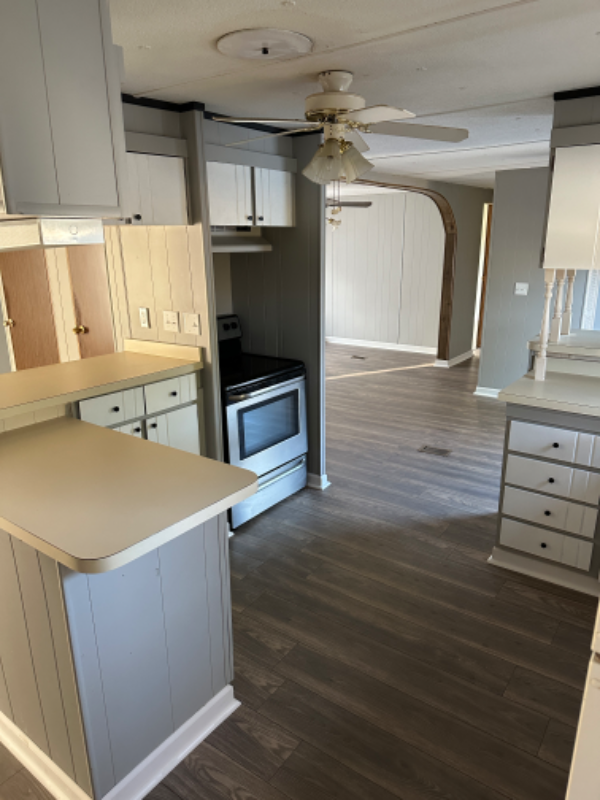 400 Oasis Ct - Photo 3 of 16