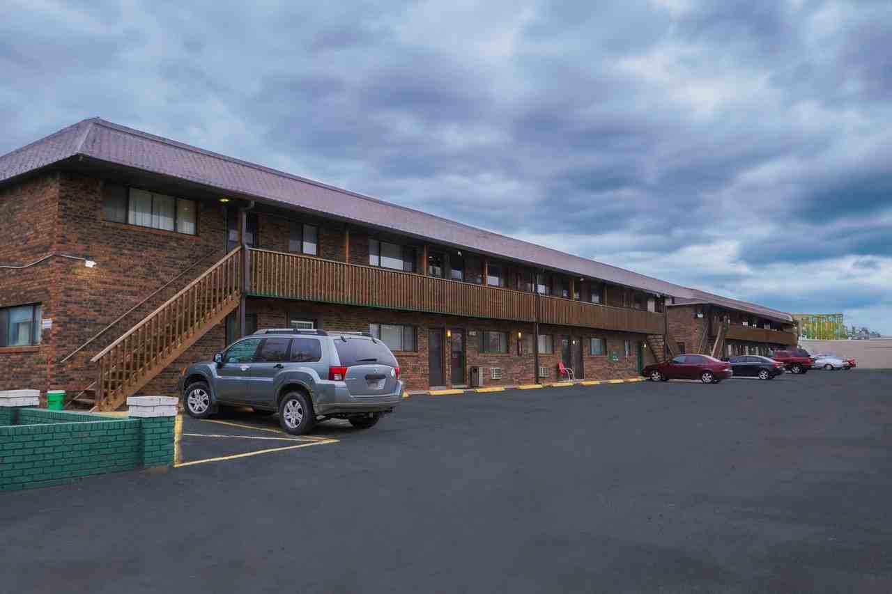 Valley View Apartments - Photo 3 of 12