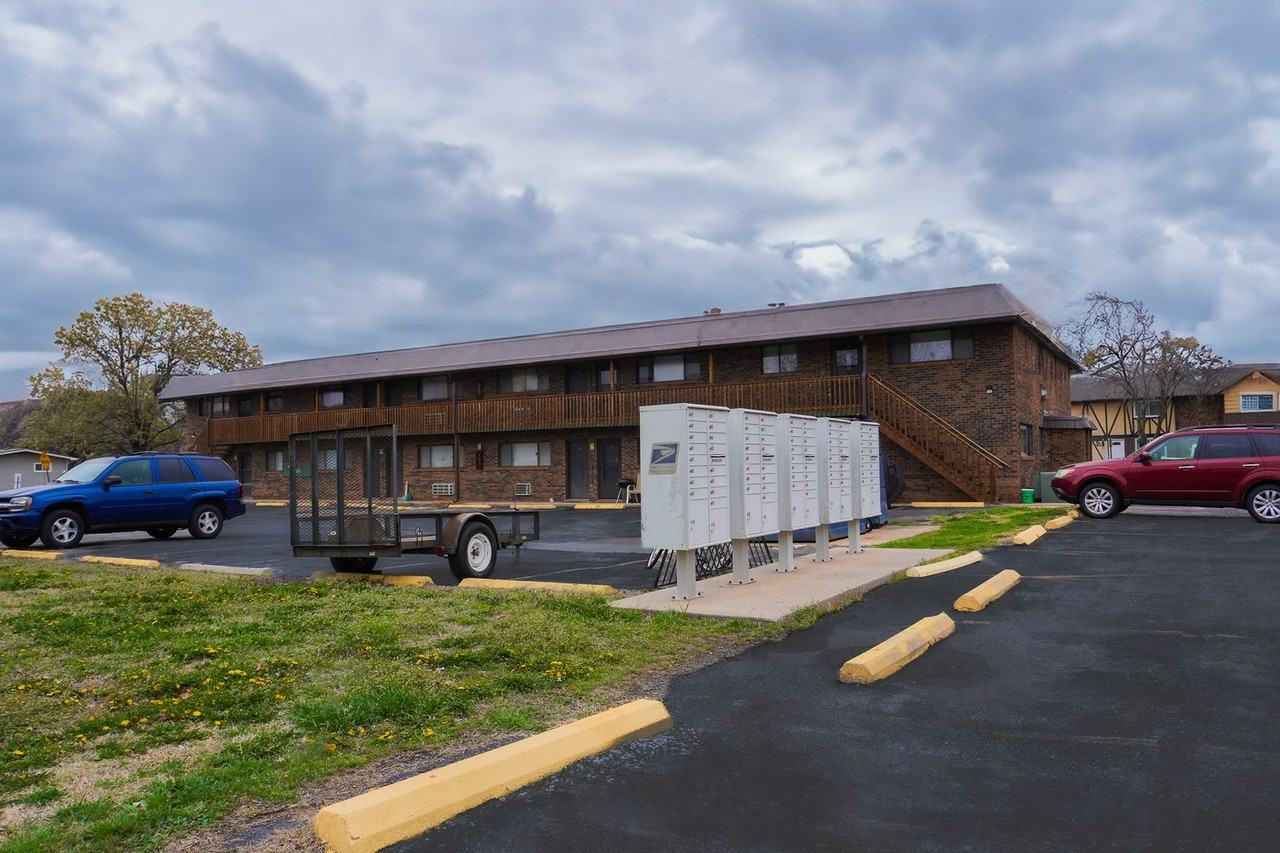 Valley View Apartments - Photo 6 of 12