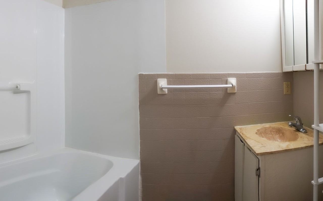 Valley View Apartments - Photo 7 of 50