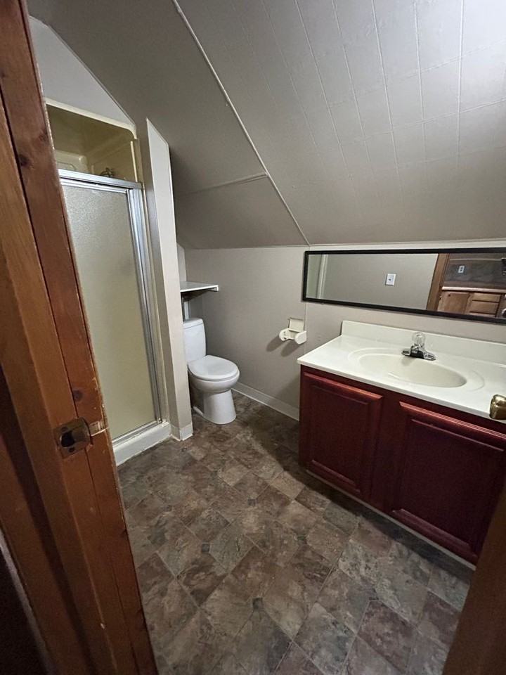 2027 Ellis St - Photo 3 of 6