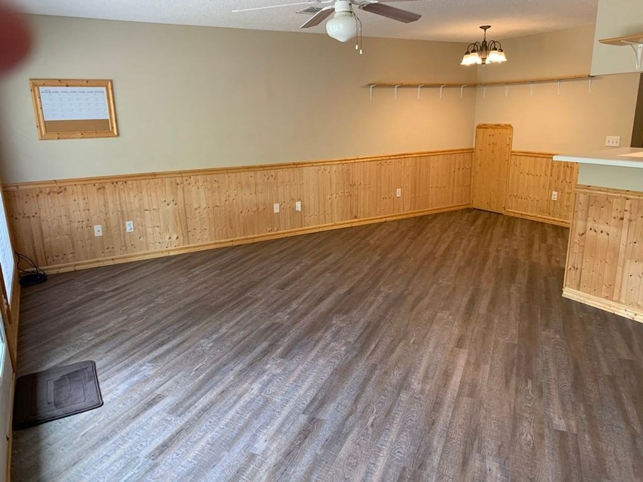 109 N Springview Dr - Photo 2 of 16