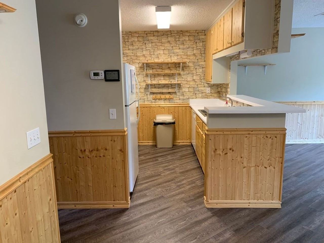 109 N Springview Dr - Photo 7 of 16