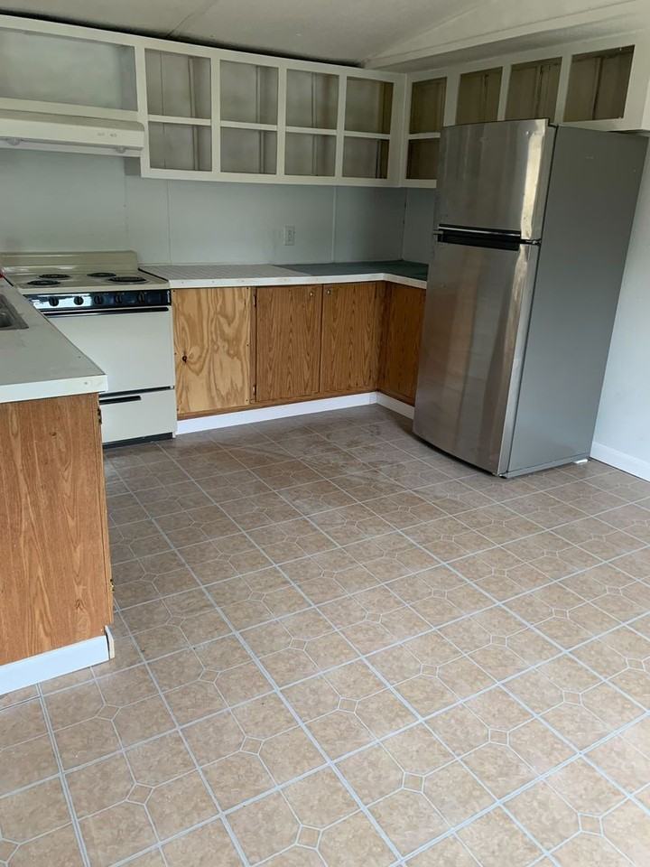 110 Courtillians Rd - Photo 2 of 10