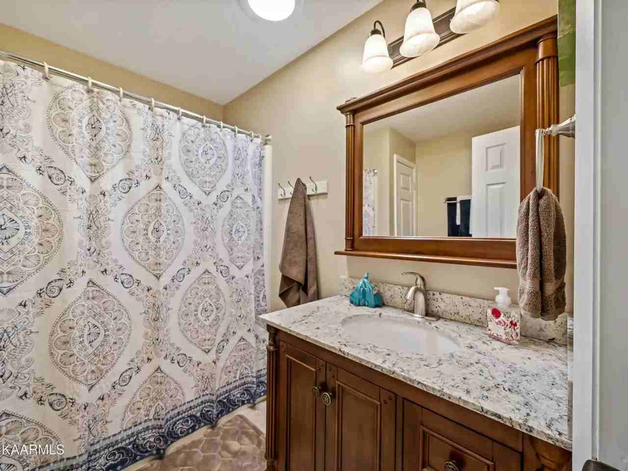 150 Lakeshire Dr - Photo 6 of 8