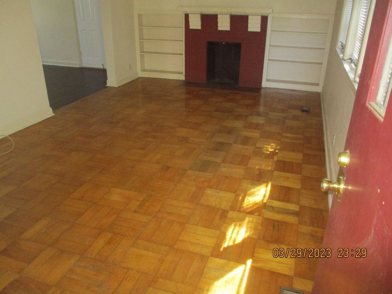1009 W Society Ave Apt B - Photo 3 of 9
