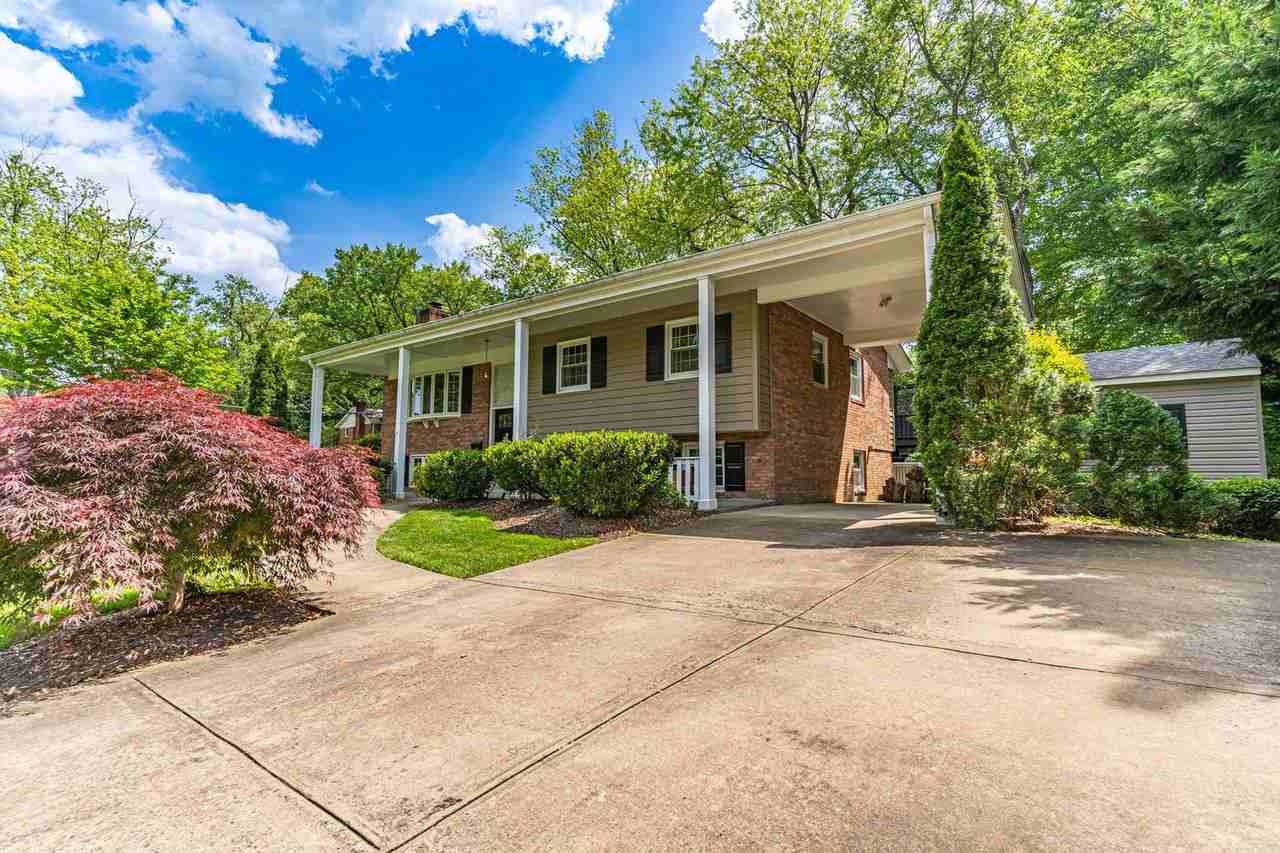 9301 Santayana Dr - Photo 3 of 38