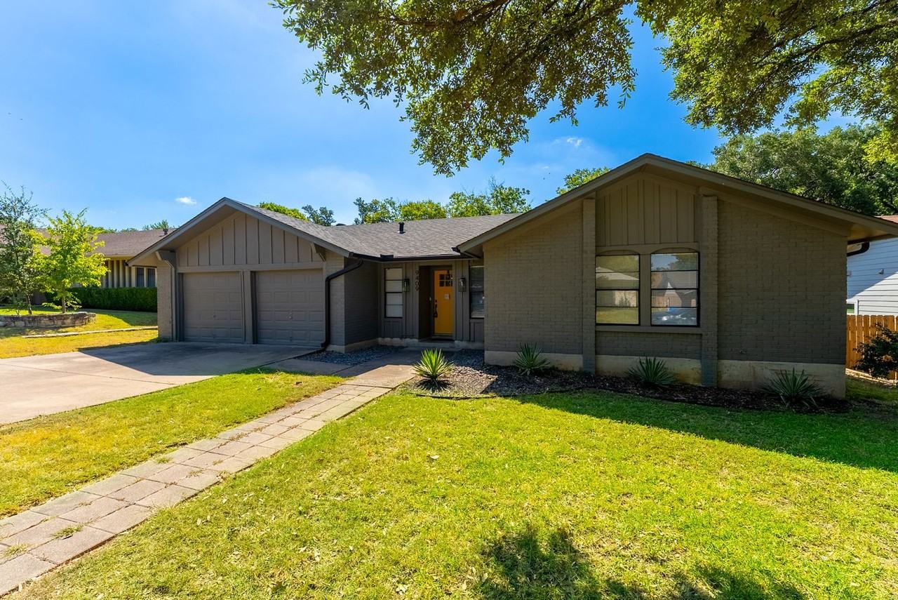 9409 Meadow Vale - Photo 2 of 28