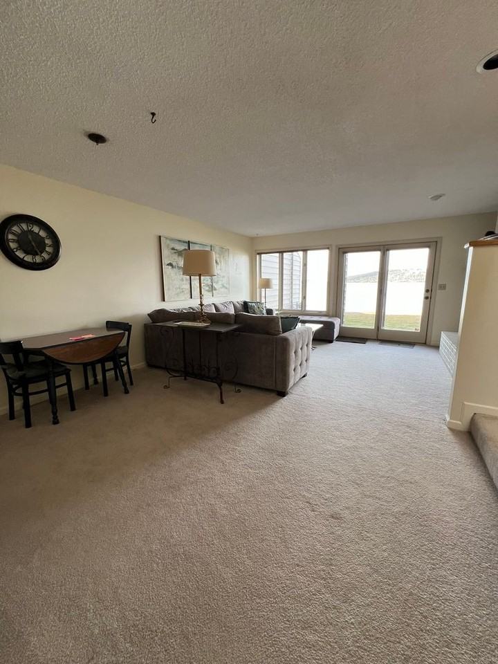 2922 Front St - Photo 2 of 5