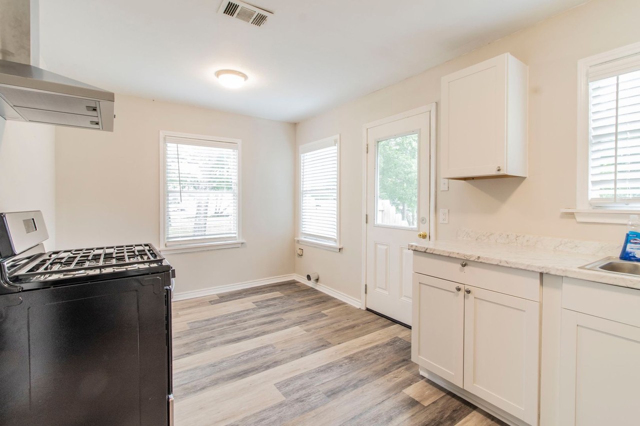 4844 Harvard St - Photo 5 of 16