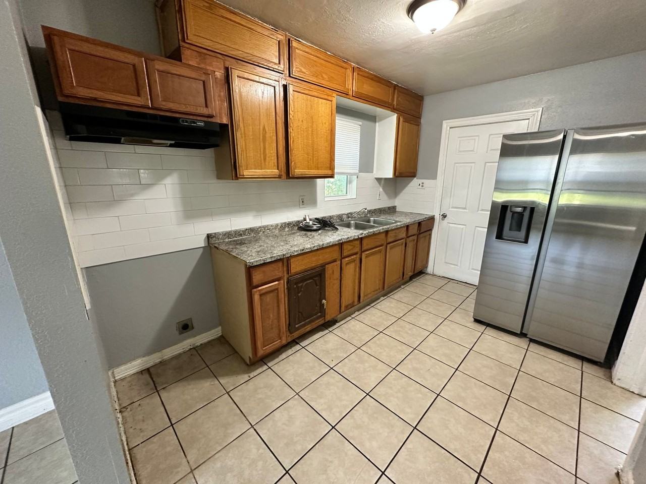 3521 Nw 18th St - Photo 2 of 16