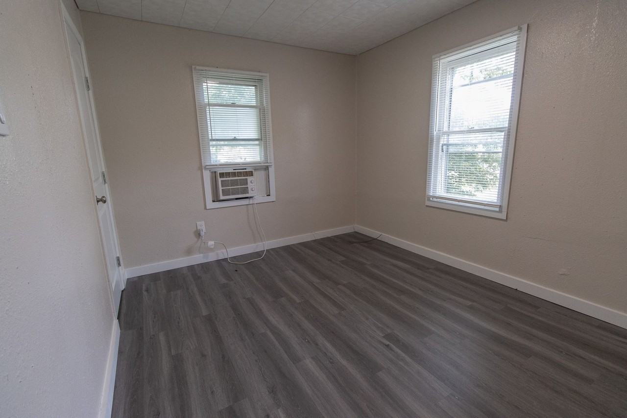 2806 Flora Dr - Photo 6 of 24