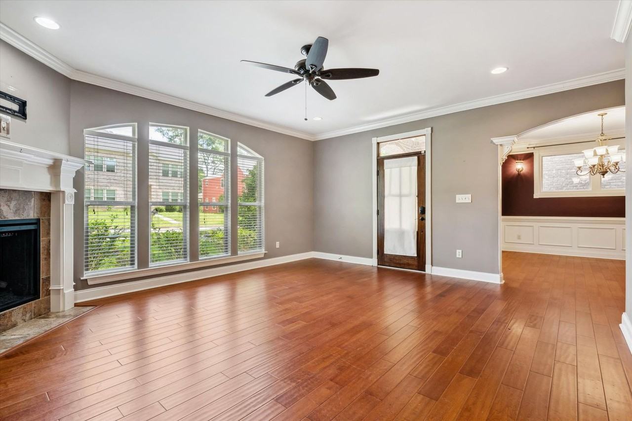6057 Sussex Dr - Photo 3 of 21