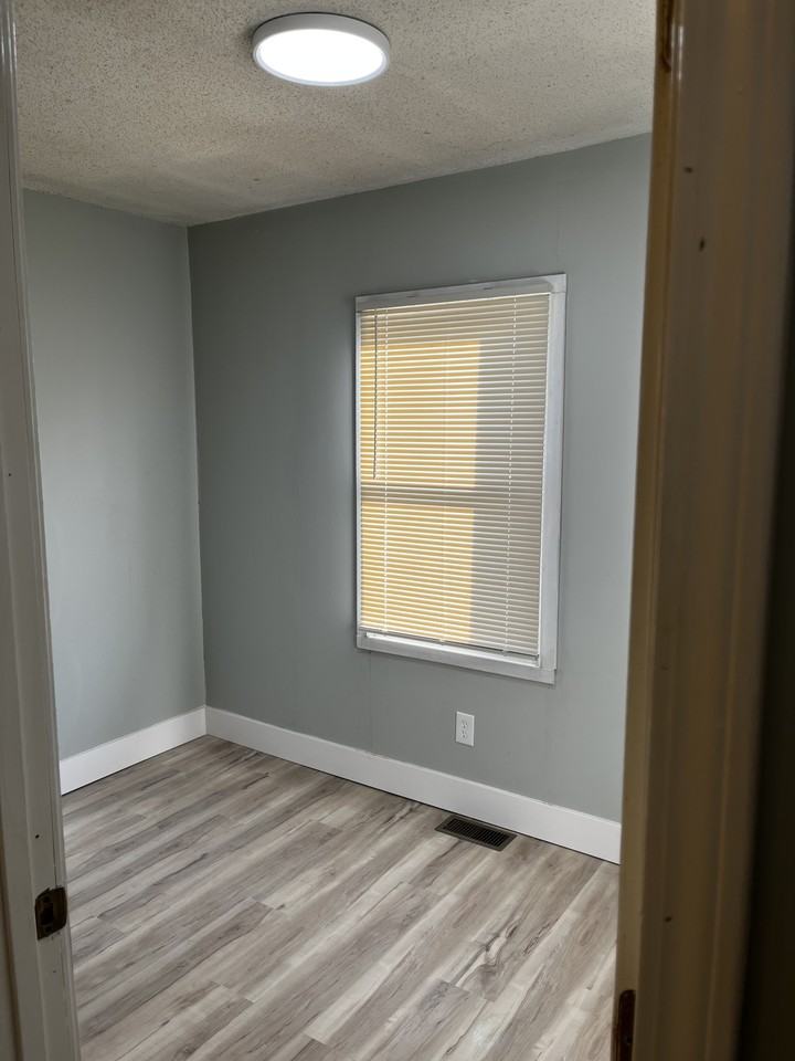 213 S 4th St #NA - Photo 4 of 10