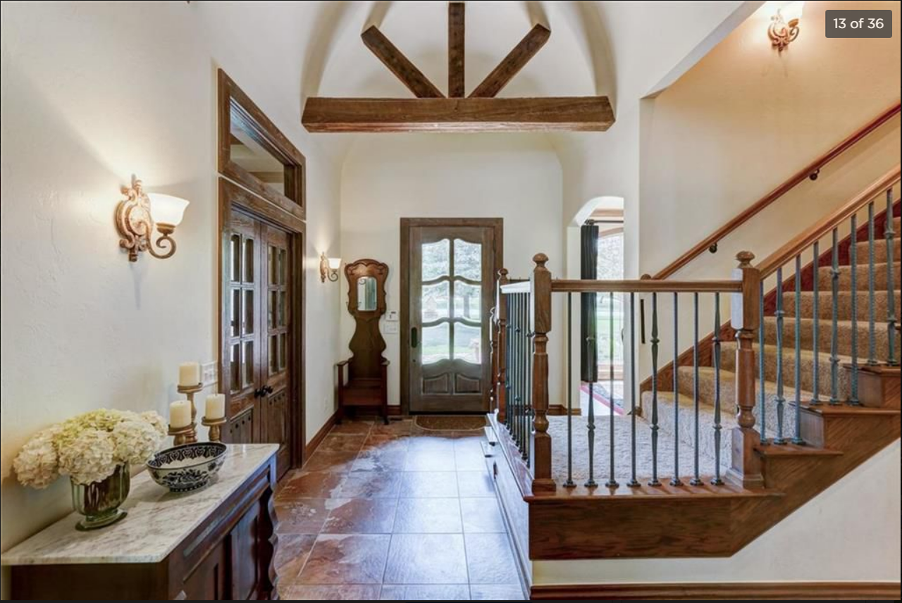 6001 Wynstone Dr #1 - Photo 3 of 35