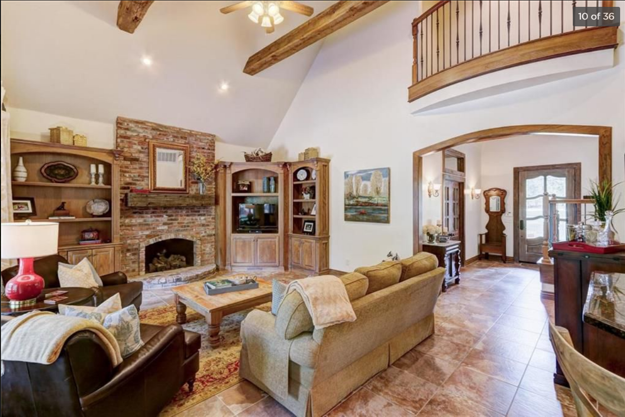 6001 Wynstone Dr #1 - Photo 5 of 35