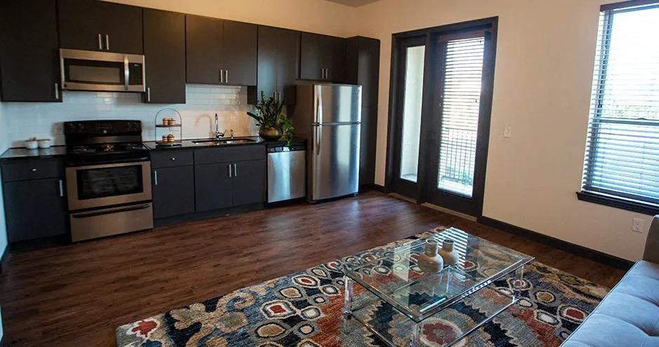 17 Broad - Photo 2 of 30