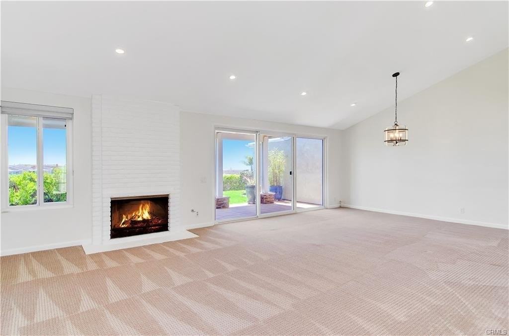 22852 Mariano Dr - Photo 2 of 8