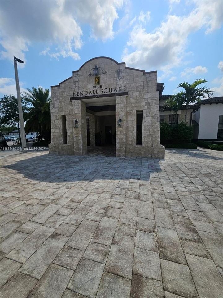 9253 Sw 169th Ave #9253 - Photo 3 of 8