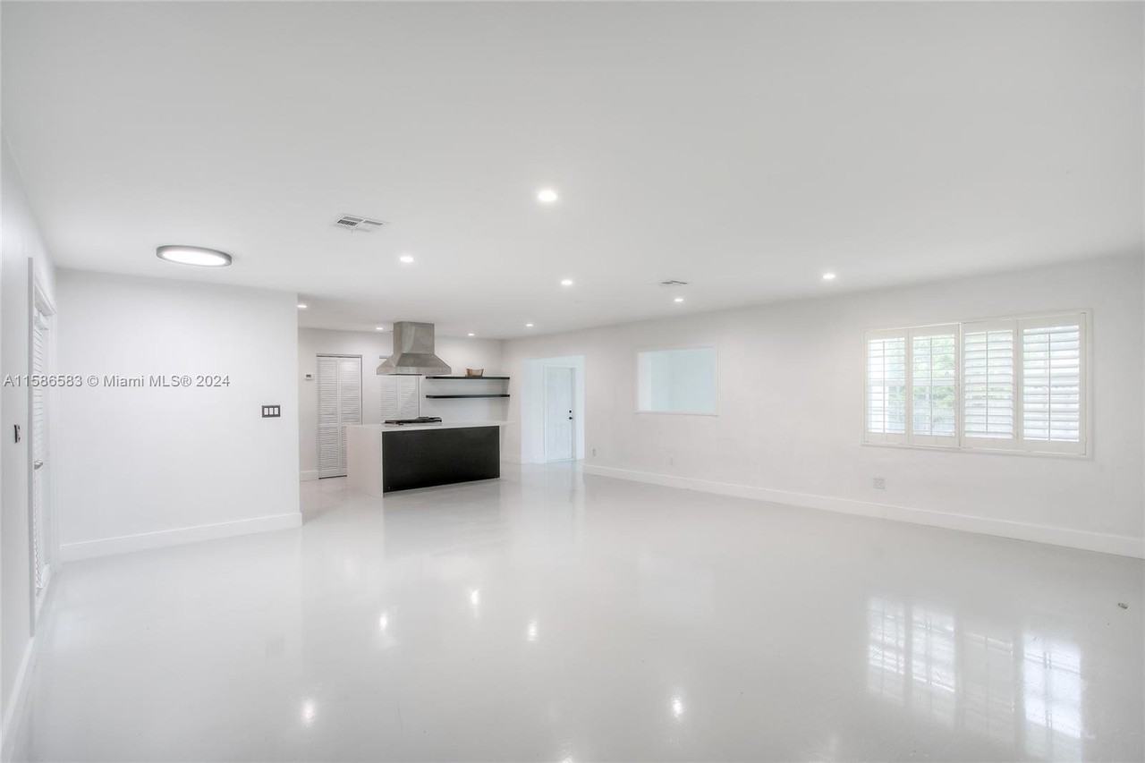 9825 Sw 196th St - Photo 2 of 8