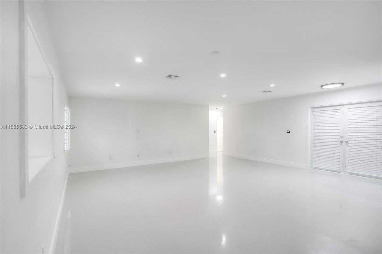 9825 Sw 196th St - Photo 3 of 8