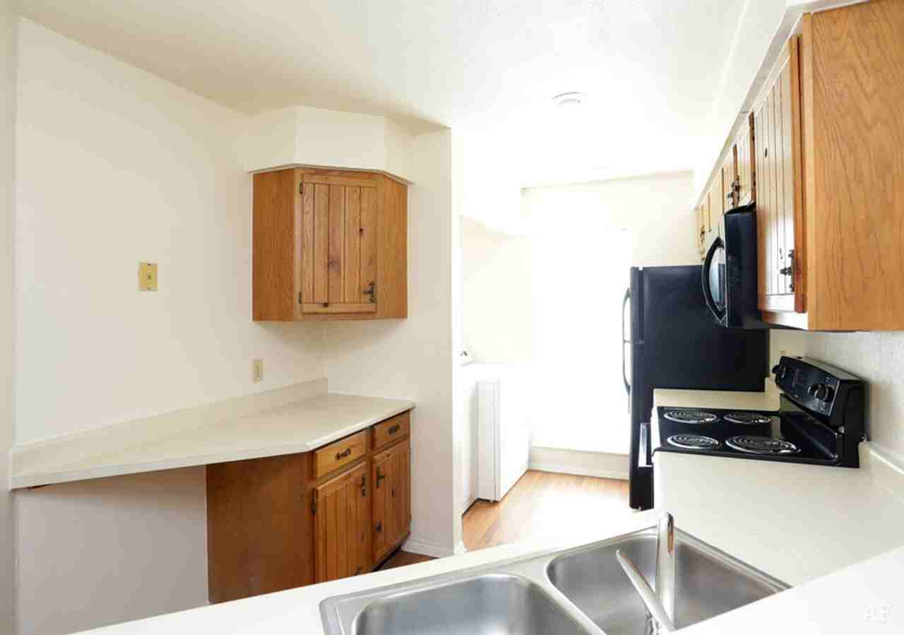 Parkridge Place Apts. - Photo 2 of 6