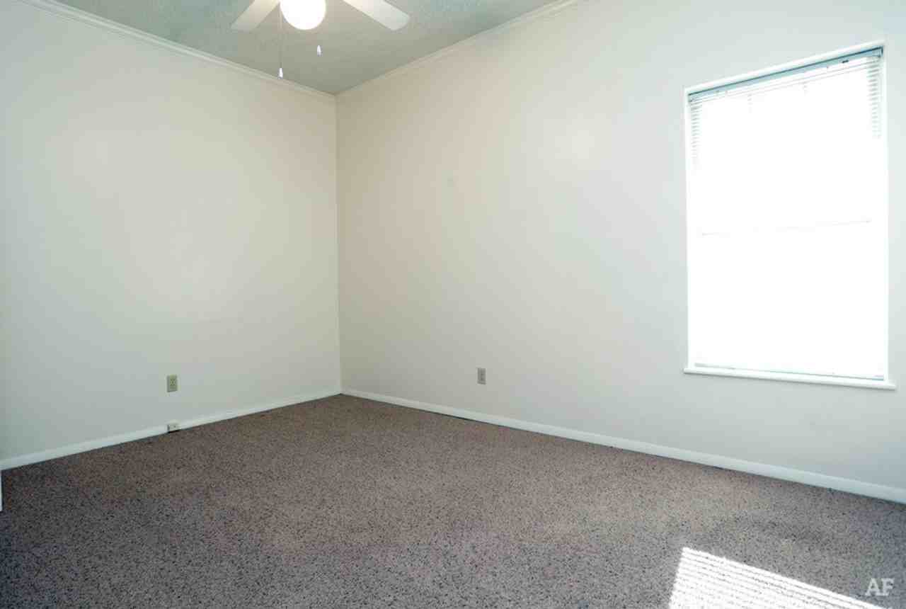 Parkridge Place Apts. - Photo 3 of 6