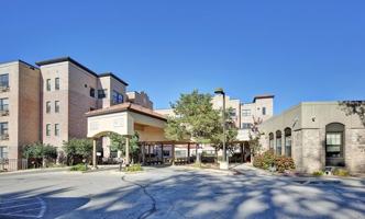 featured image of 920 N Hawley Rd