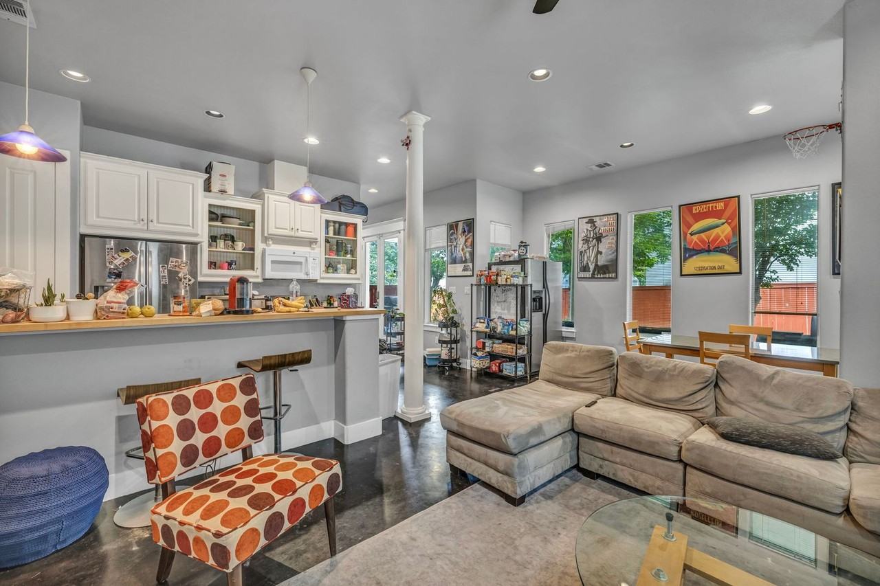 4517 Depew Ave - Photo 7 of 32