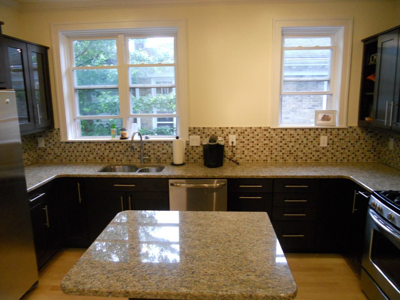 938 N Negley Ave #1 - Photo 2 of 10