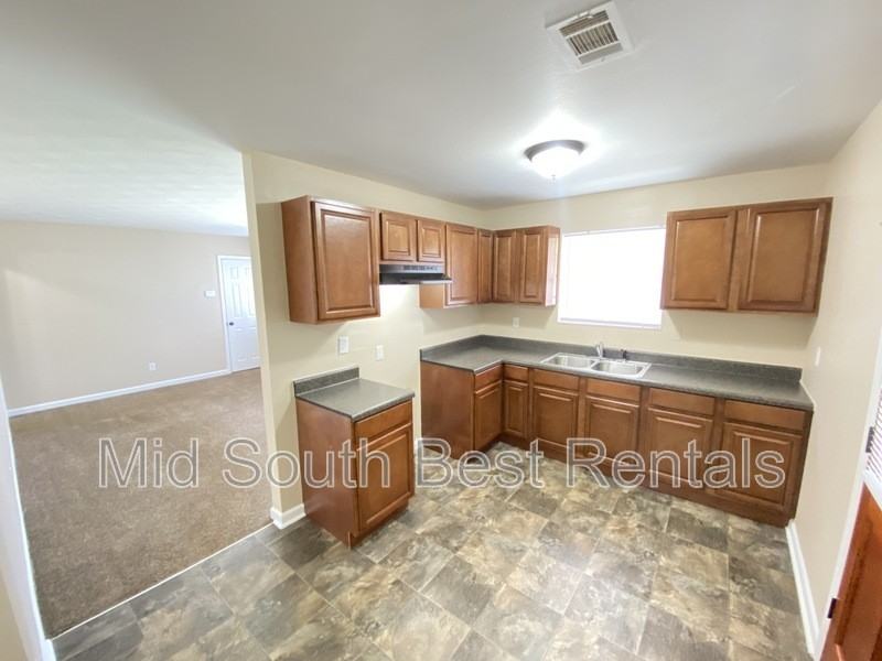 2151 Willow Wood Ave - Photo 3 of 8