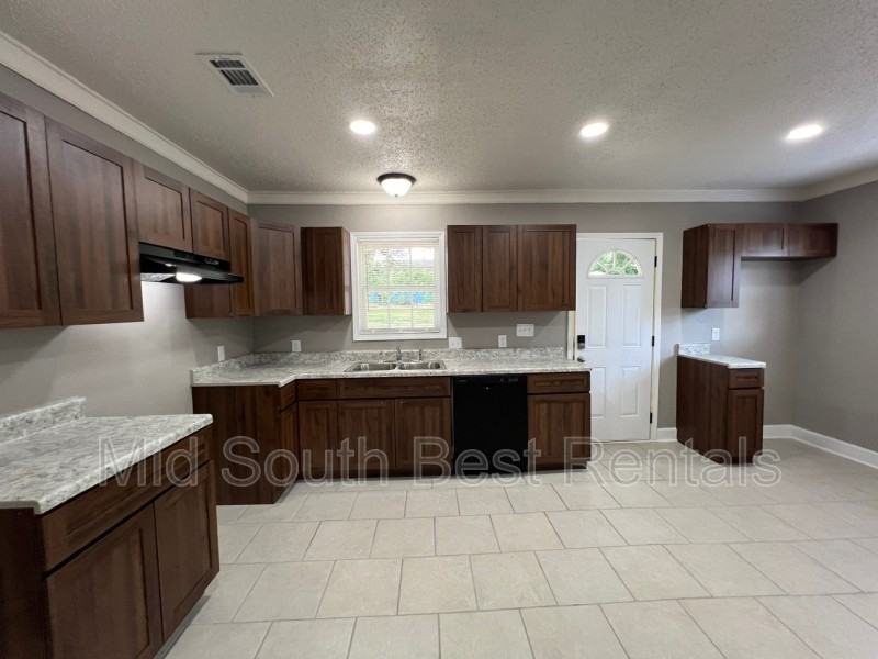 1730 Mcmillan St - Photo 3 of 8