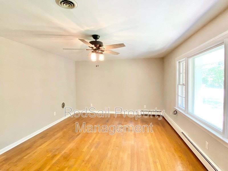 163 Albemarle Dr - Photo 3 of 19