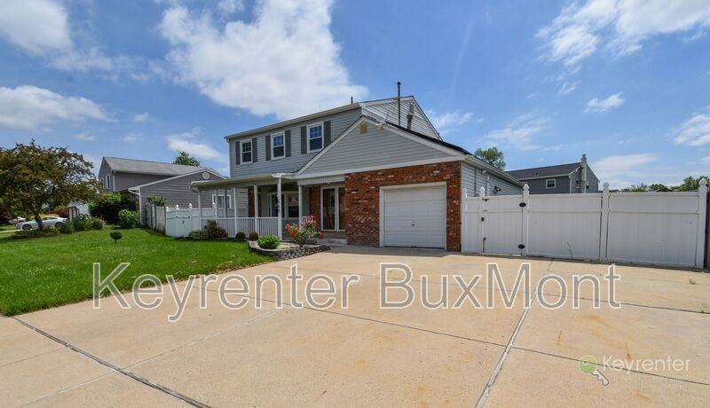 548 Cassingham Rd - Photo 2 of 31