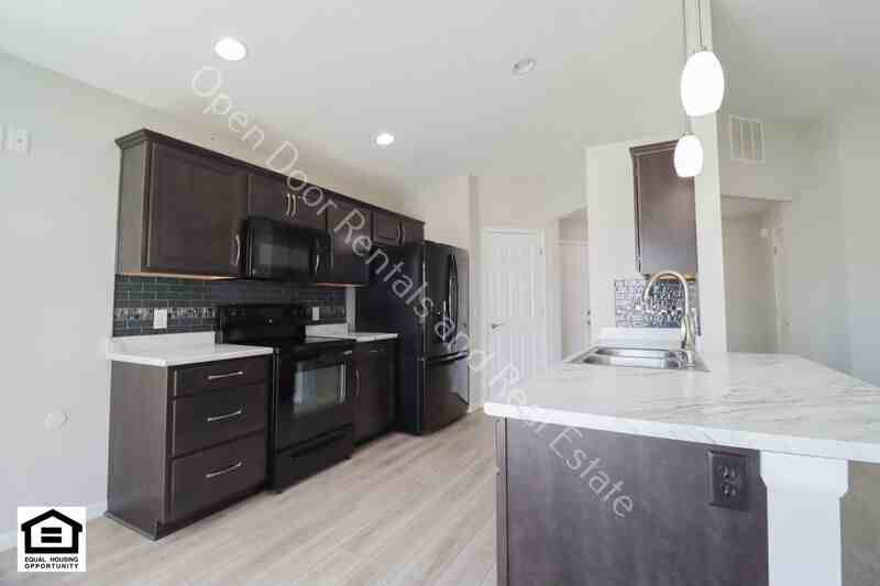 11077 Wingara Way - Photo 3 of 17