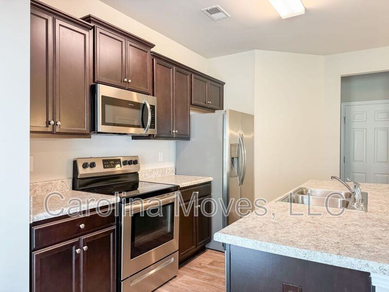 200 Northridge Ct - Photo 5 of 17