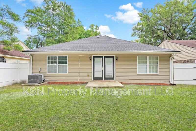 7331 Leghorn St - Photo 5 of 38