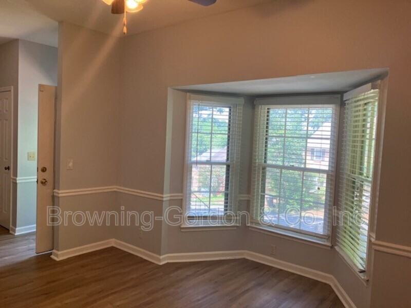 1034 Pleasant View Dr - Photo 3 of 20